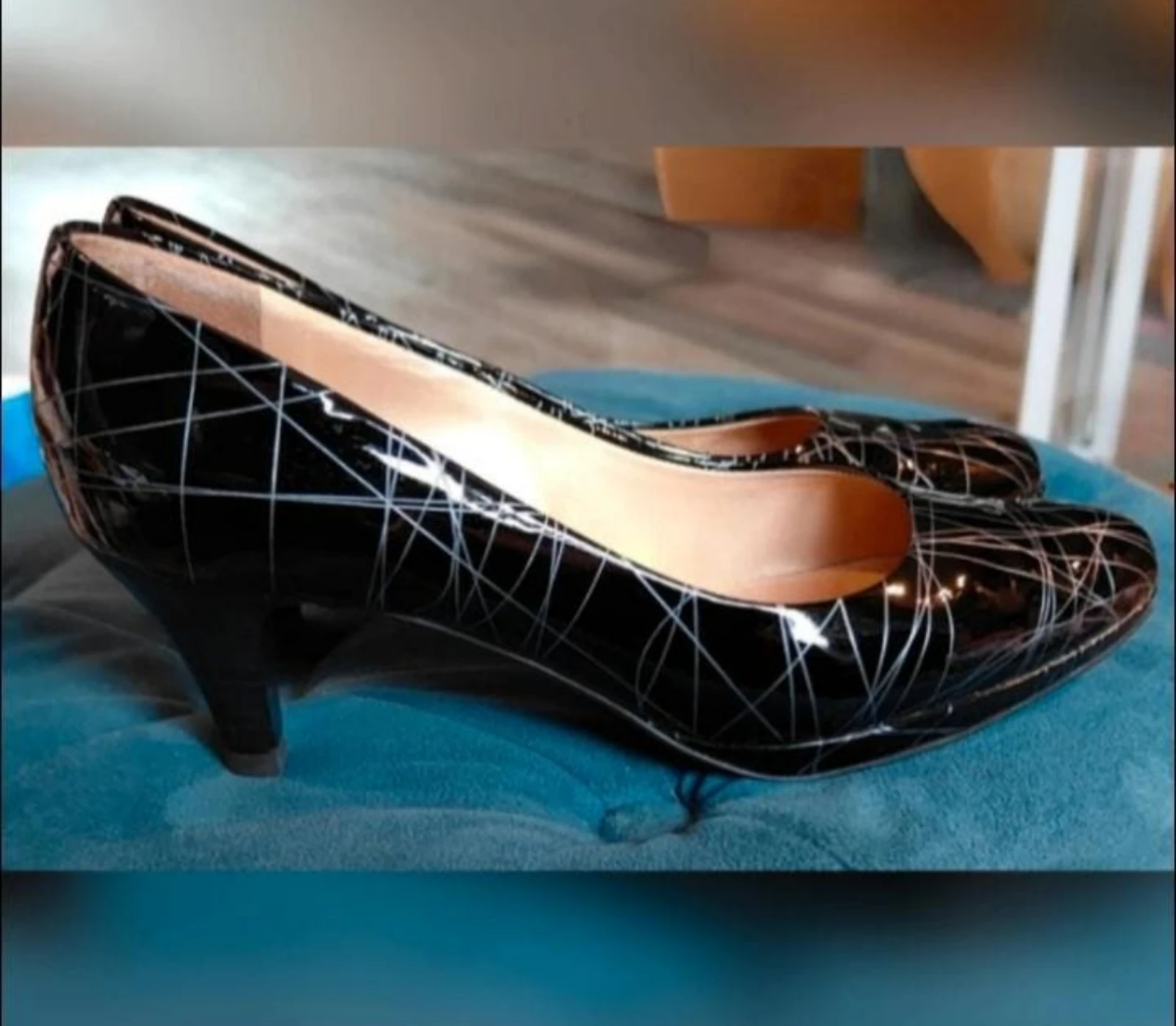 Klassieke zwarte dames pumps met grafisch patroon Peter Kais – photo 5
